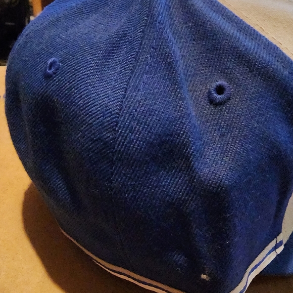 SOLD PHILADELPHIA PHILLIES FITTED HAT SIZE 7 1/8 - Picture 4 of 11